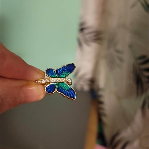 Butterfly Ring 🦋 - Picture 2 of 4